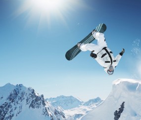 开云官网-特奥关键制胜，尤文对阵塞维利亚，一场定义职业生涯的瞬间