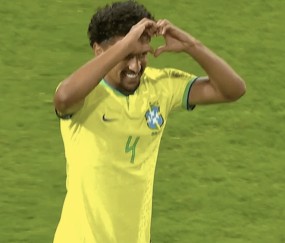 开云体育平台APP-内马尔独中两元，带领球队赢得重要胜利