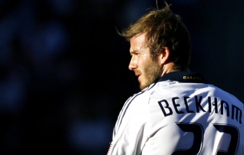 开云足球直播-莱万攻防两端统治全场，佛罗伦萨战术纪律如何撕裂那不勒斯防线