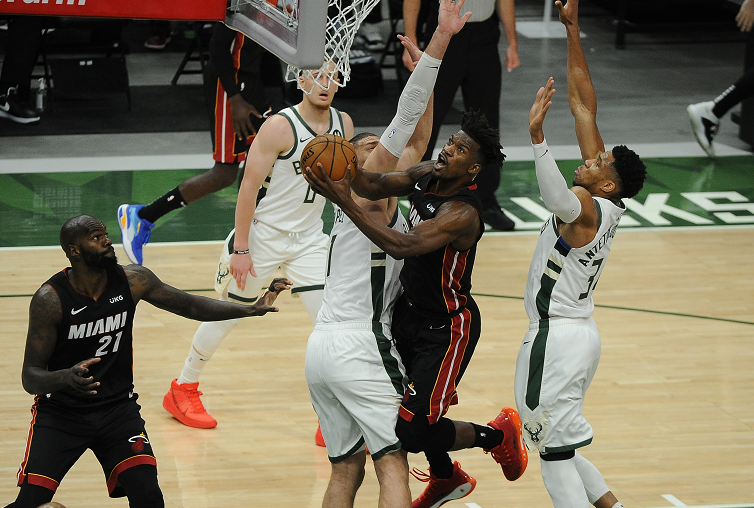 吉林队碾压北京队,莫兰特关键制胜 吉林队碾压北京队,莫兰特关键制胜