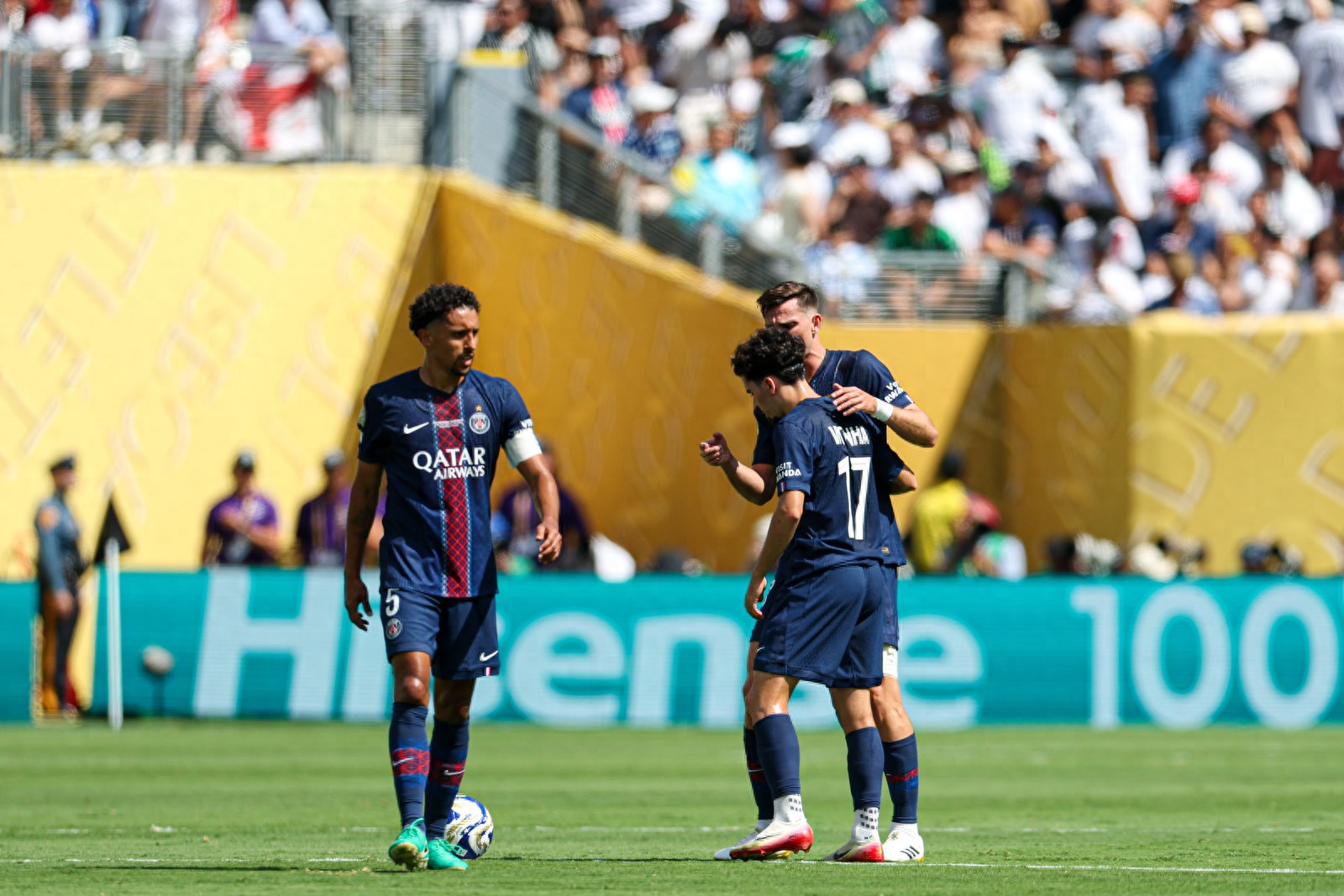 皇马遭遇意外失利,小组出线前景蒙上阴影 皇马遭遇意外失利,小组出线前景蒙上阴影