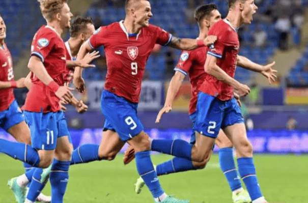 捷克队欧预赛连胜，实力备受关注