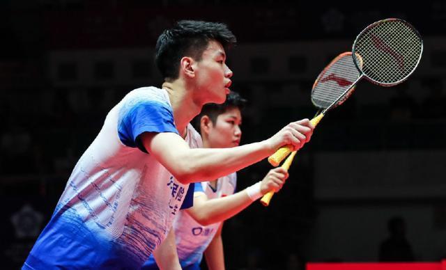 日本队鏖战中国队，黄鸭组合统治全场