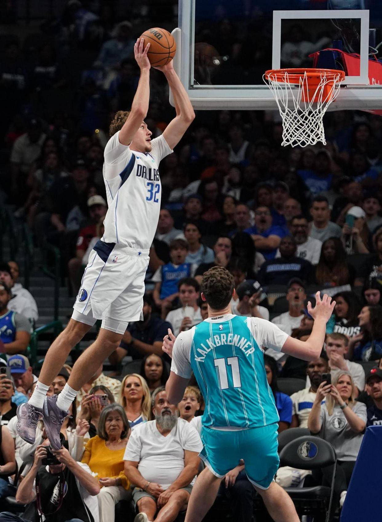 塞尔维亚男篮力克热火B队,巴图姆关键制胜 塞尔维亚男篮力克热火B队,巴图姆关键制胜