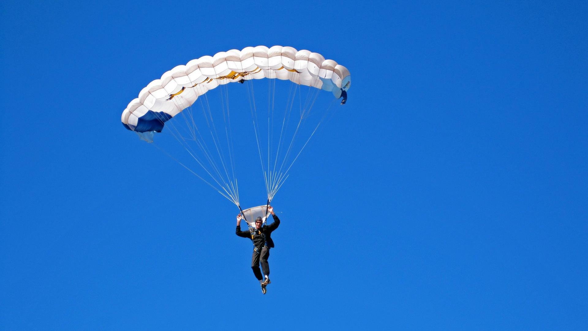 当白色浪潮席卷迦太基海岸，维尼修斯如何用一场比赛定义唯一