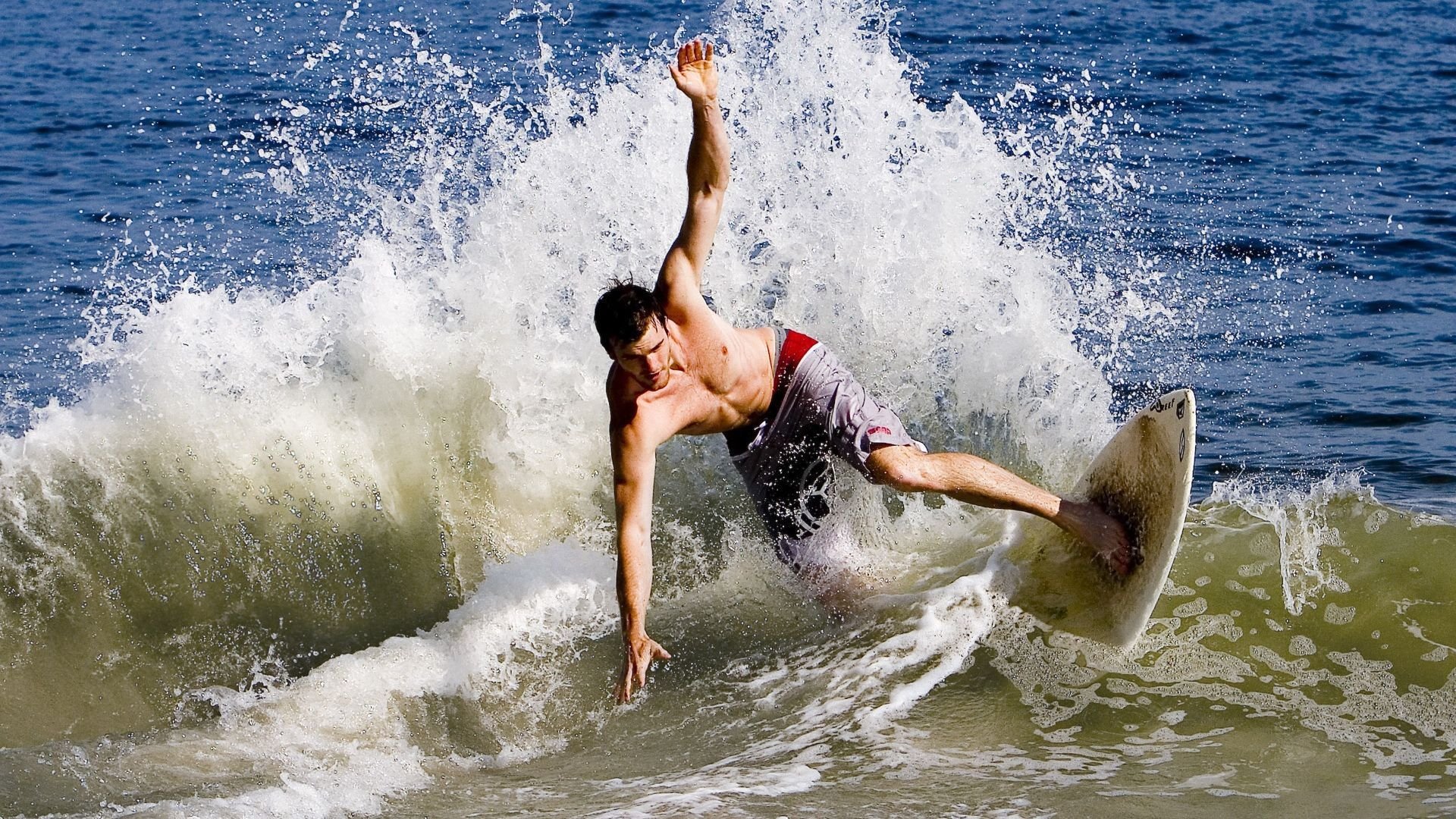 纽约奇迹夜，西亚卡姆导演逆转，尼克斯力克爵士